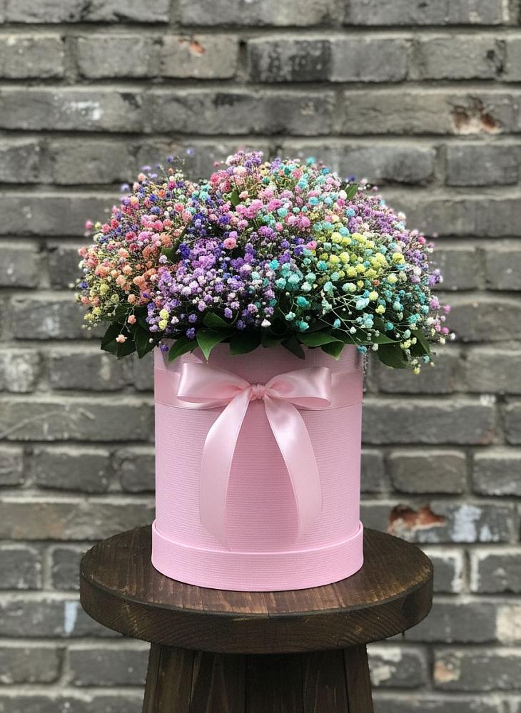 Цветочная композиция из Гипсофила и Розы в шляпной коробке в Данково