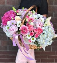 Композиция солнечный день в Данково Цветочная композиция из Розы, Хризантемы, Пионы и Лизиантусы в корзине в Данково