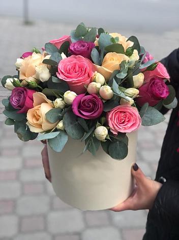 Цветочная композиция из Розы в шляпной коробке в Данково