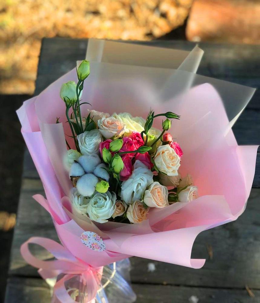 Букет цветов из: Розы и Лизиантусы в Данково