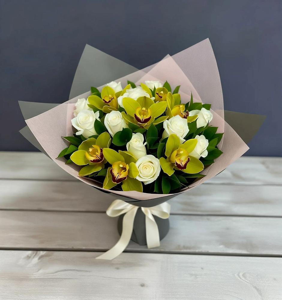 Букет цветов из: Орхидеи и Розы в Данково