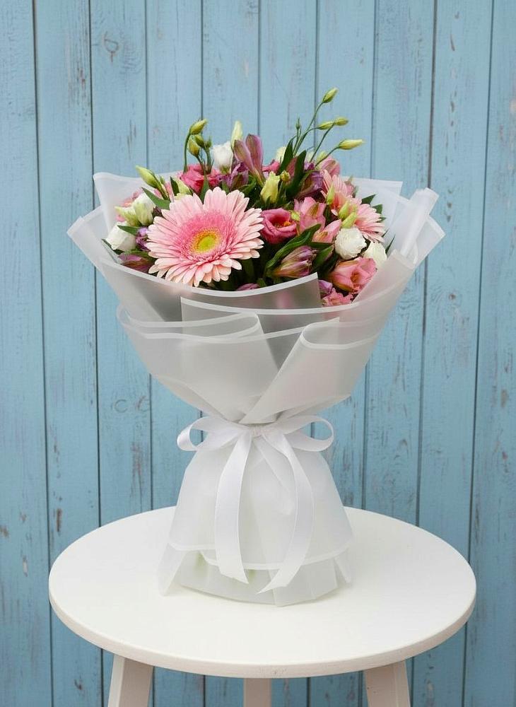 Букет цветов из: Герберы, Альстромерии и Лизиантусы в Данково