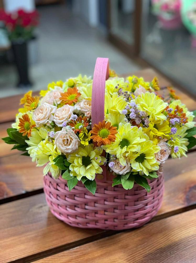 Цветочная композиция из Хризантемы и Розы в корзине в Данково
