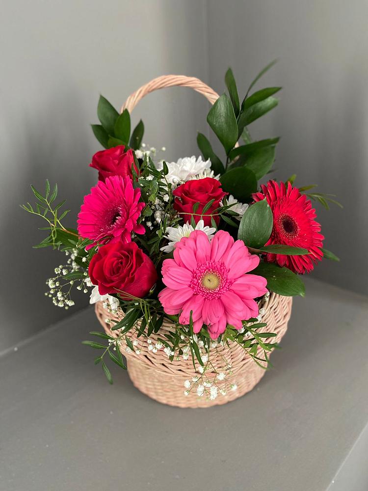 Цветочная композиция из Розы, Хризантемы и Герберы в корзине в Данково